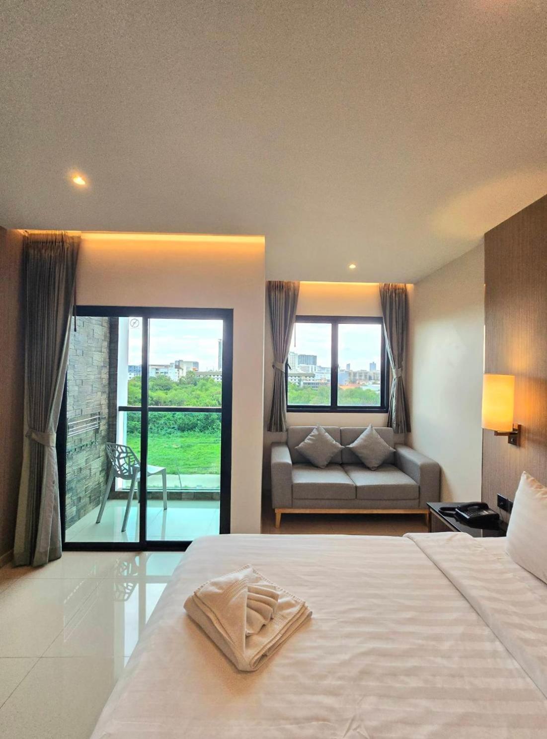 The Tj Hotel Jomtien Экстерьер фото
